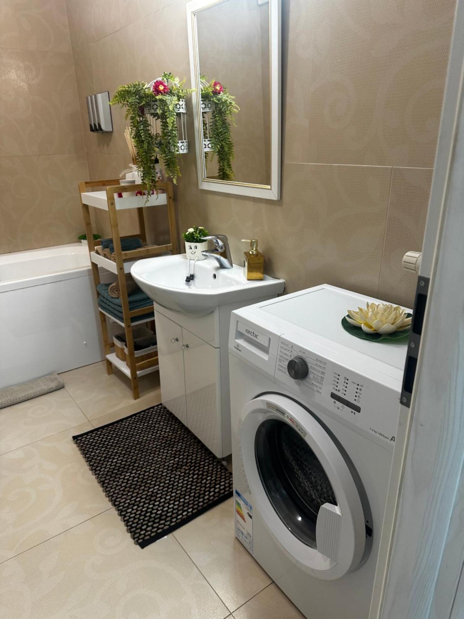 Plaza Apartament Oradea Eksteriør billede